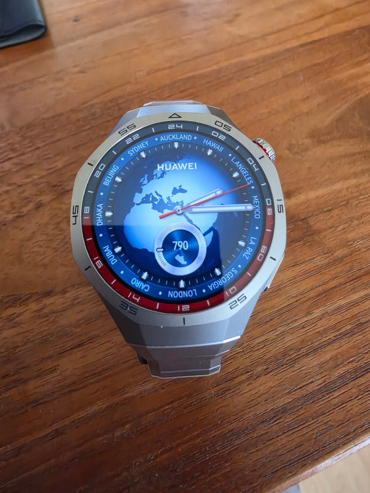 Foto 3 van Huawei Watch GT 5 Pro Titanium - Z.G.A.N. met accessoires