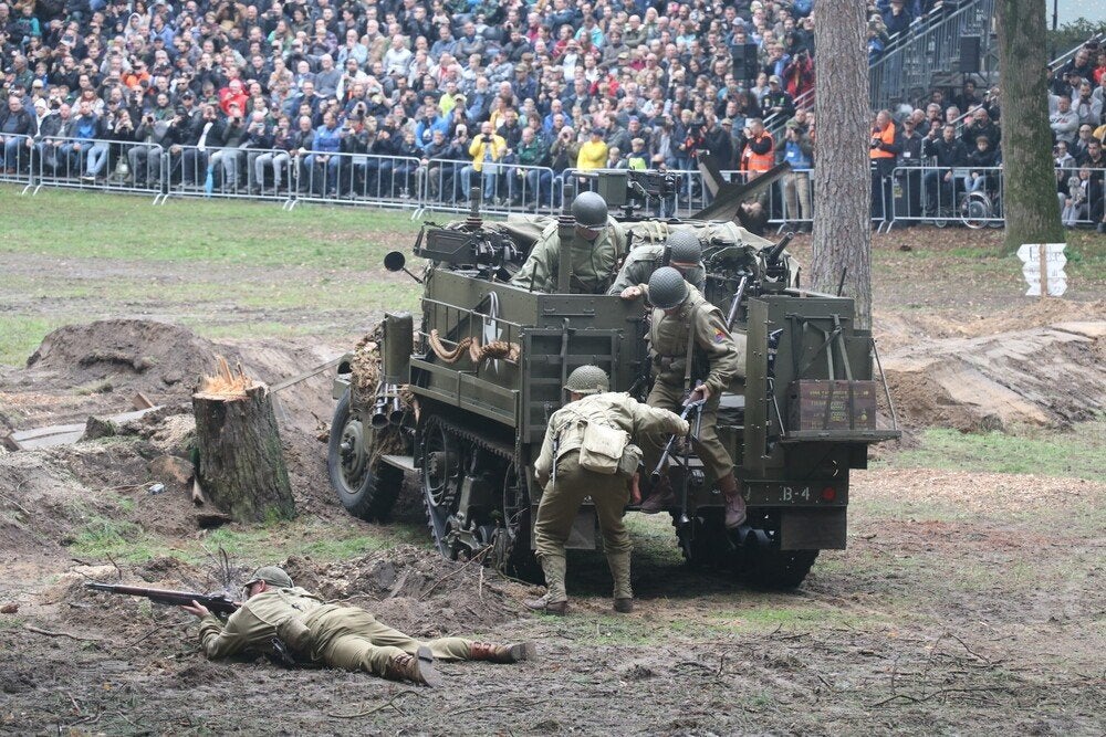 Kaartjes Eyewitness Event Militair museum Overloon, Drie personen of meer