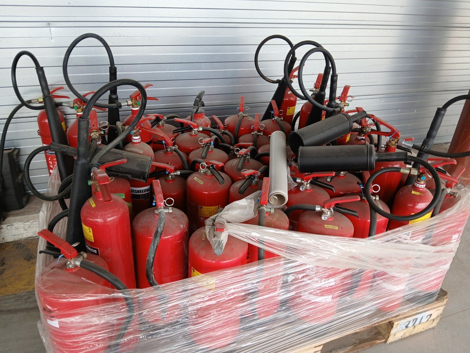 Brandblussers, Ophalen, Gereviseerd