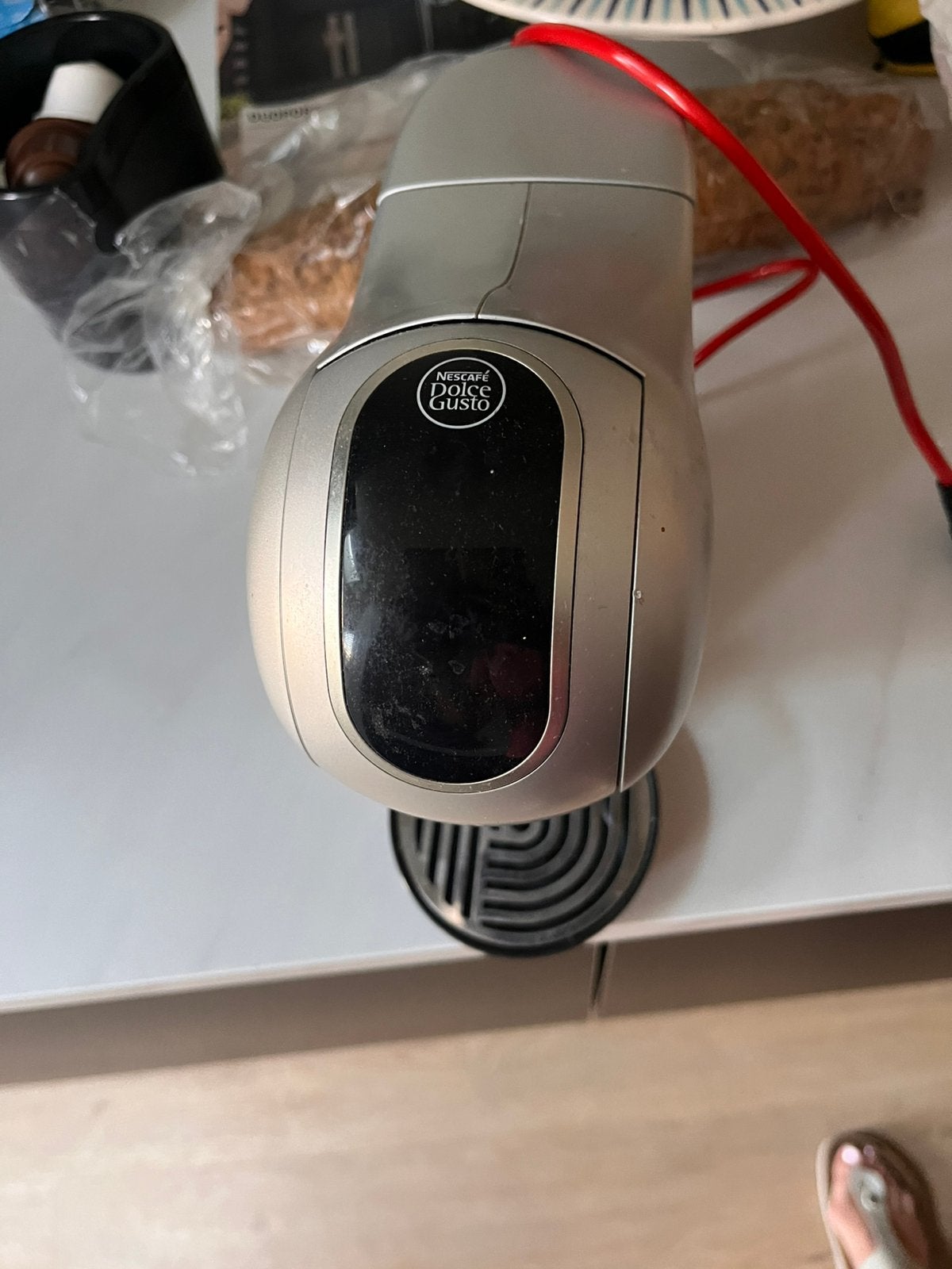 Nescafe Dolce Gusto Genio S, Gebruikt, Koffiemachine, Ophalen of Verzenden, Koffiepads en cups