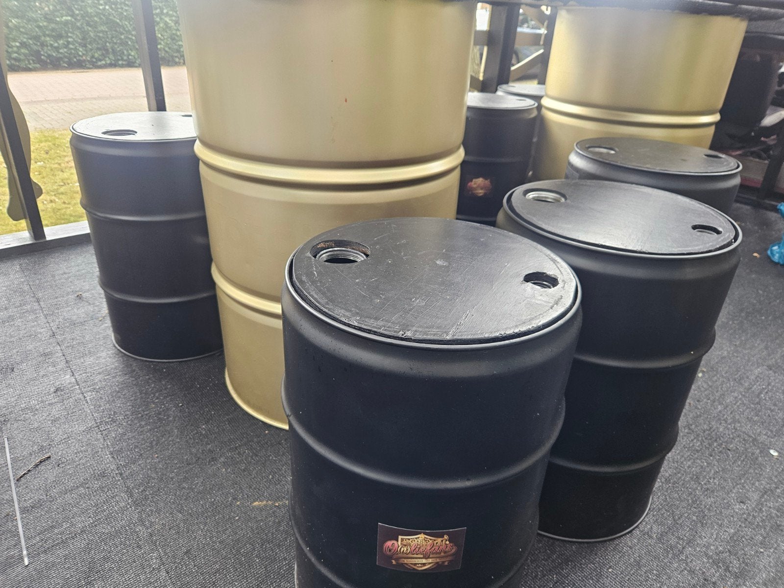 8 kleine en 2 grote olievaten - complete set, Doe-het-zelf en Verbouw, Overige Doe-het-zelf en Verbouw, Ophalen of Verzenden, Gebruikt