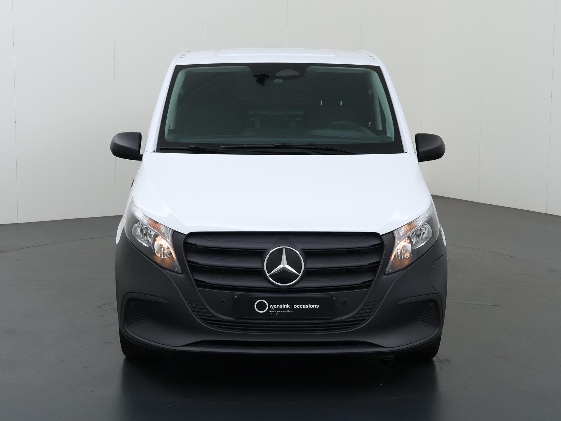 Mercedes-Benz eVito Bestelwagen L2 66 kWh | Stoelverwarming, Auto's, Bestelauto's, Stof, Zwart, 116 pk, Wit