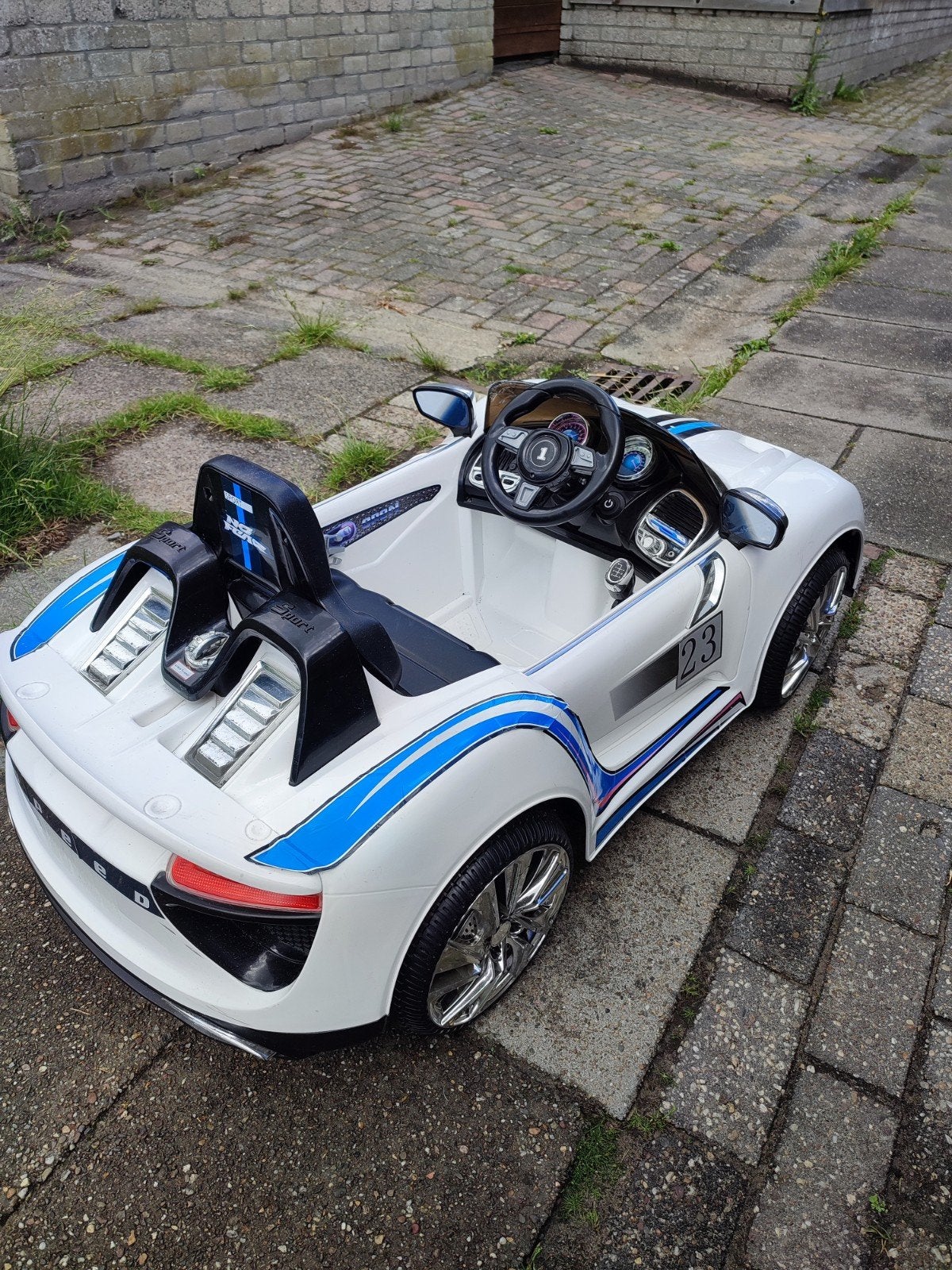 Elektrische kinderauto met afstandsbediening, Ophalen, Gebruikt