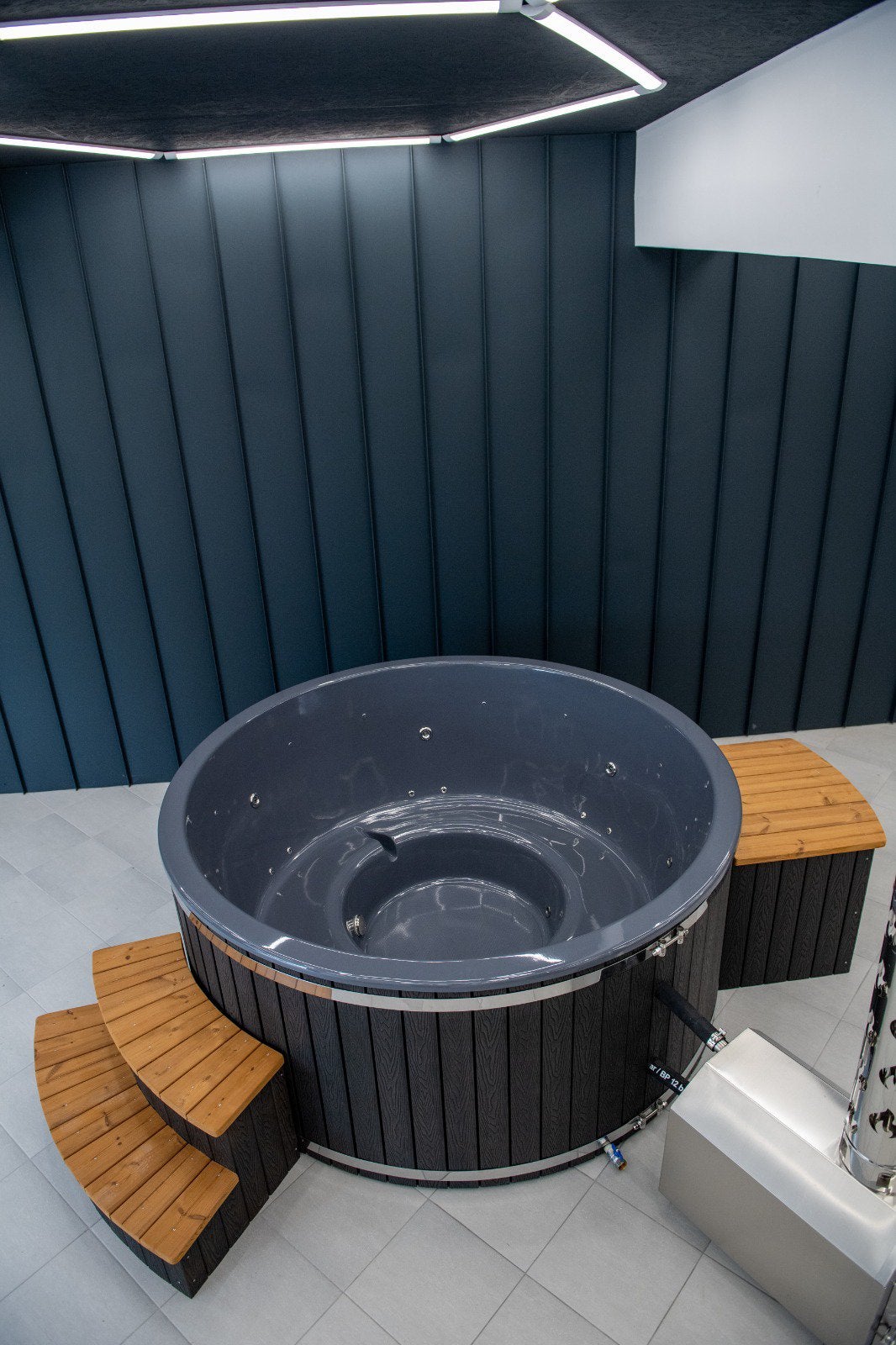 COMPLETE DEAL mega luxe hottub extreme luxe hout gestookt, Tuin en Terras, Ophalen of Verzenden, Nieuw, Trap