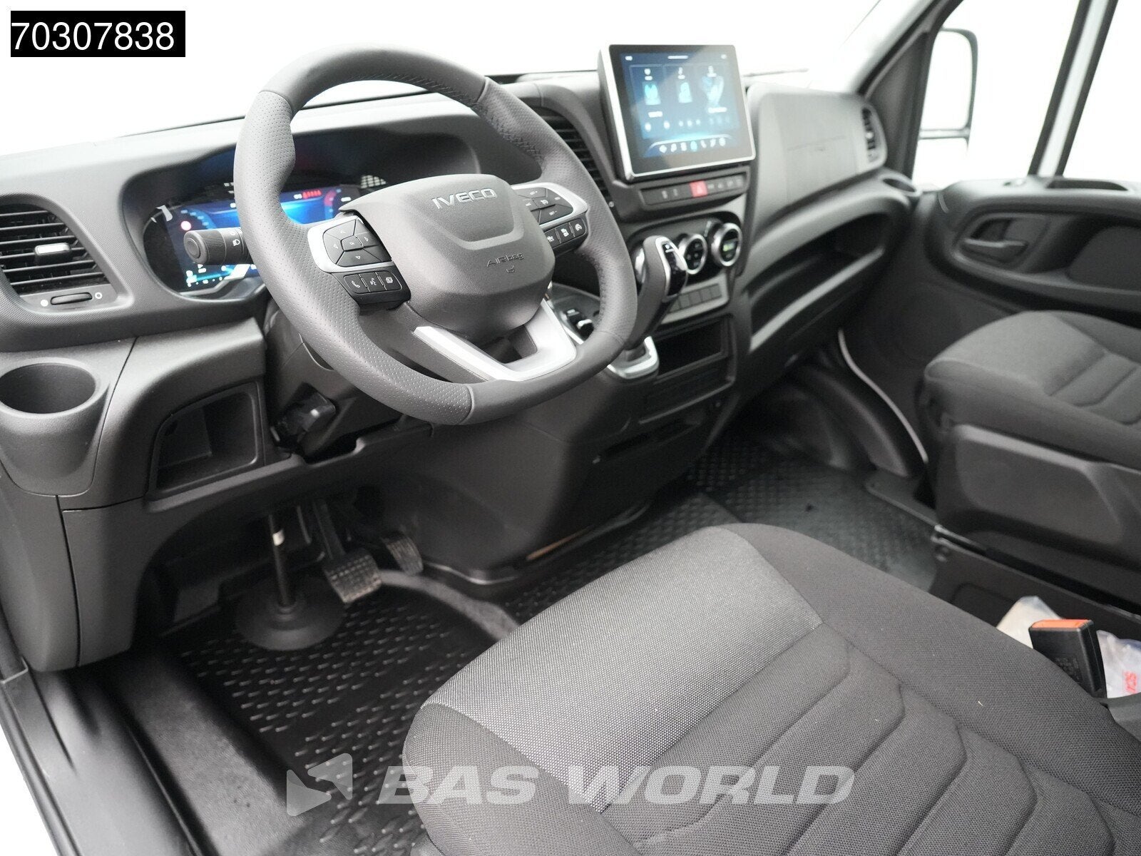 Iveco Daily 35C21 3.0L Open Laadbak Dubbel Cabine 210PK Dubb, Auto's, Automaat, Stof, Euro 6, 4 cilinders