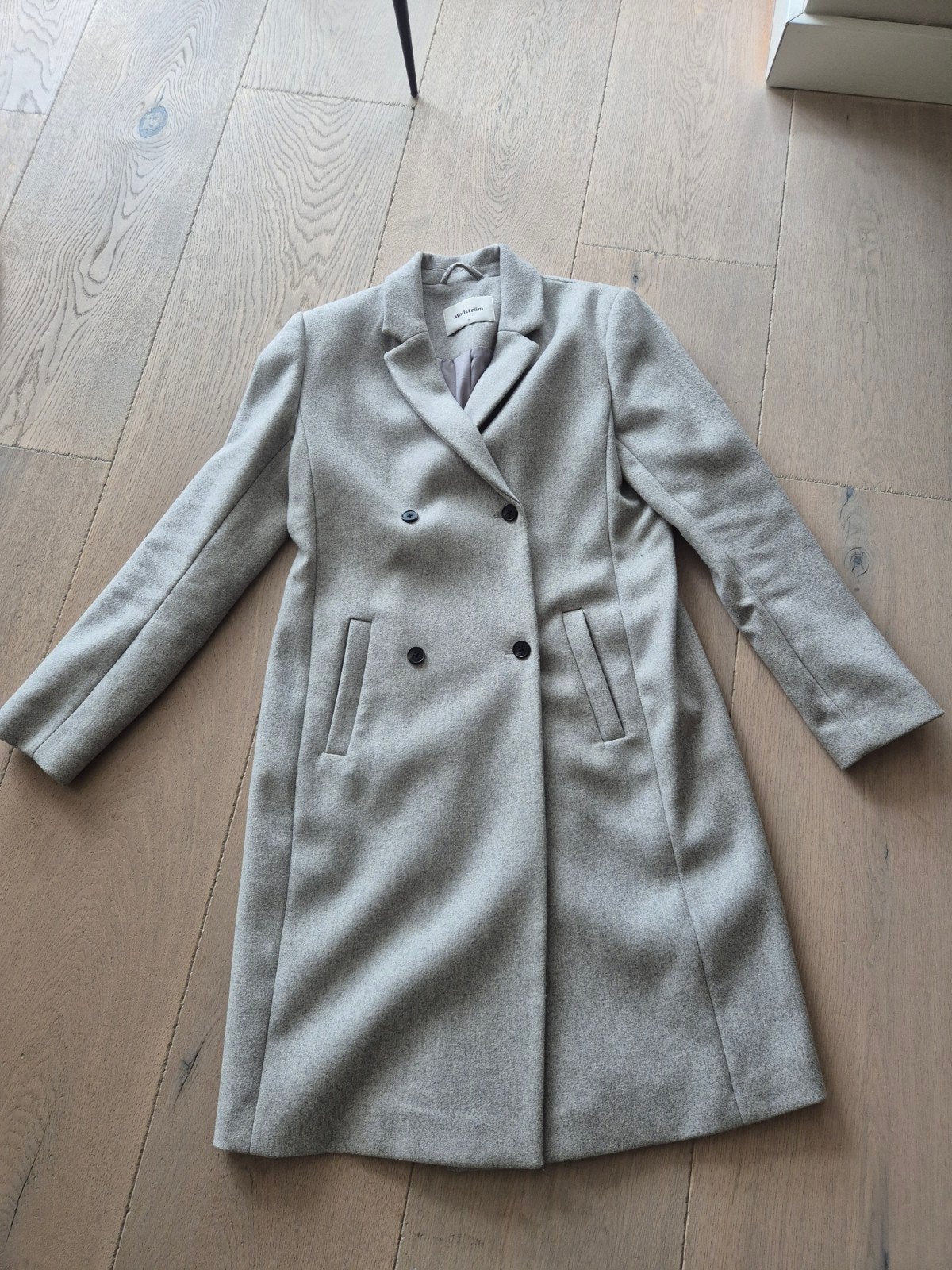 Modström wollen jas - grijs, maat M, Kleding | Dames, Maat 38/40 (M), Modström, Ophalen of Verzenden, Zo goed als nieuw