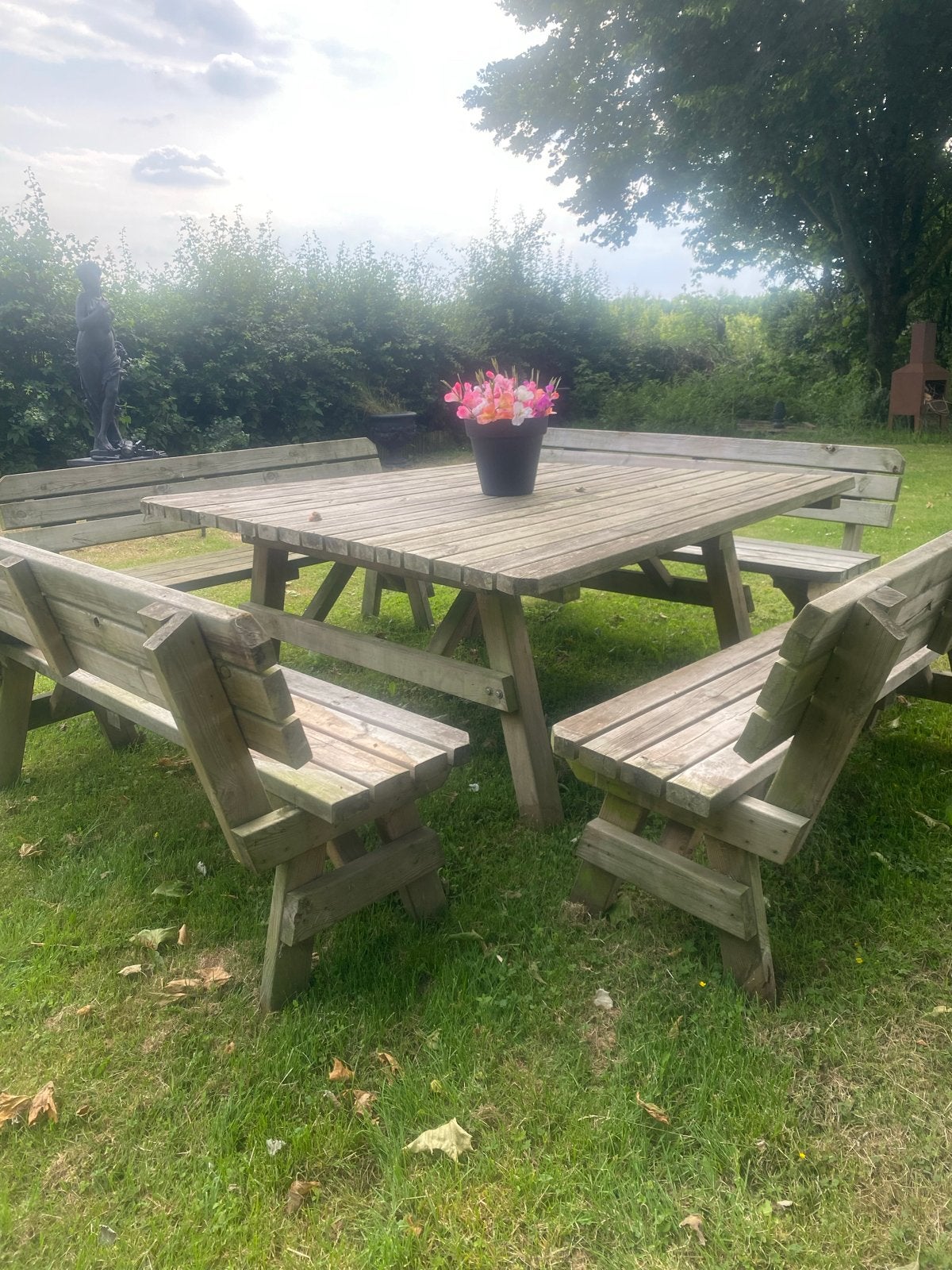 Robuuste Douglas houten tuinset met zware tafel en 4 banken, Ophalen of Verzenden, Gebruikt, Vierkant, Hout