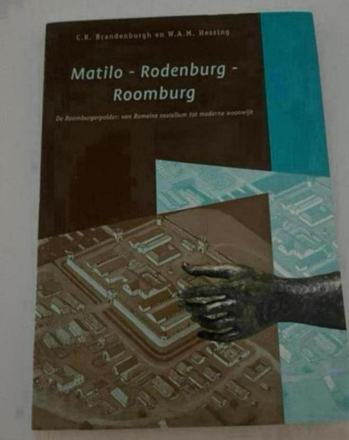 Matilo - Rodenburg - Roomburg: Bodemschatten en bouwgeheimen, Boeken, Geschiedenis | Stad en Regio, Ophalen of Verzenden, Zo goed als nieuw