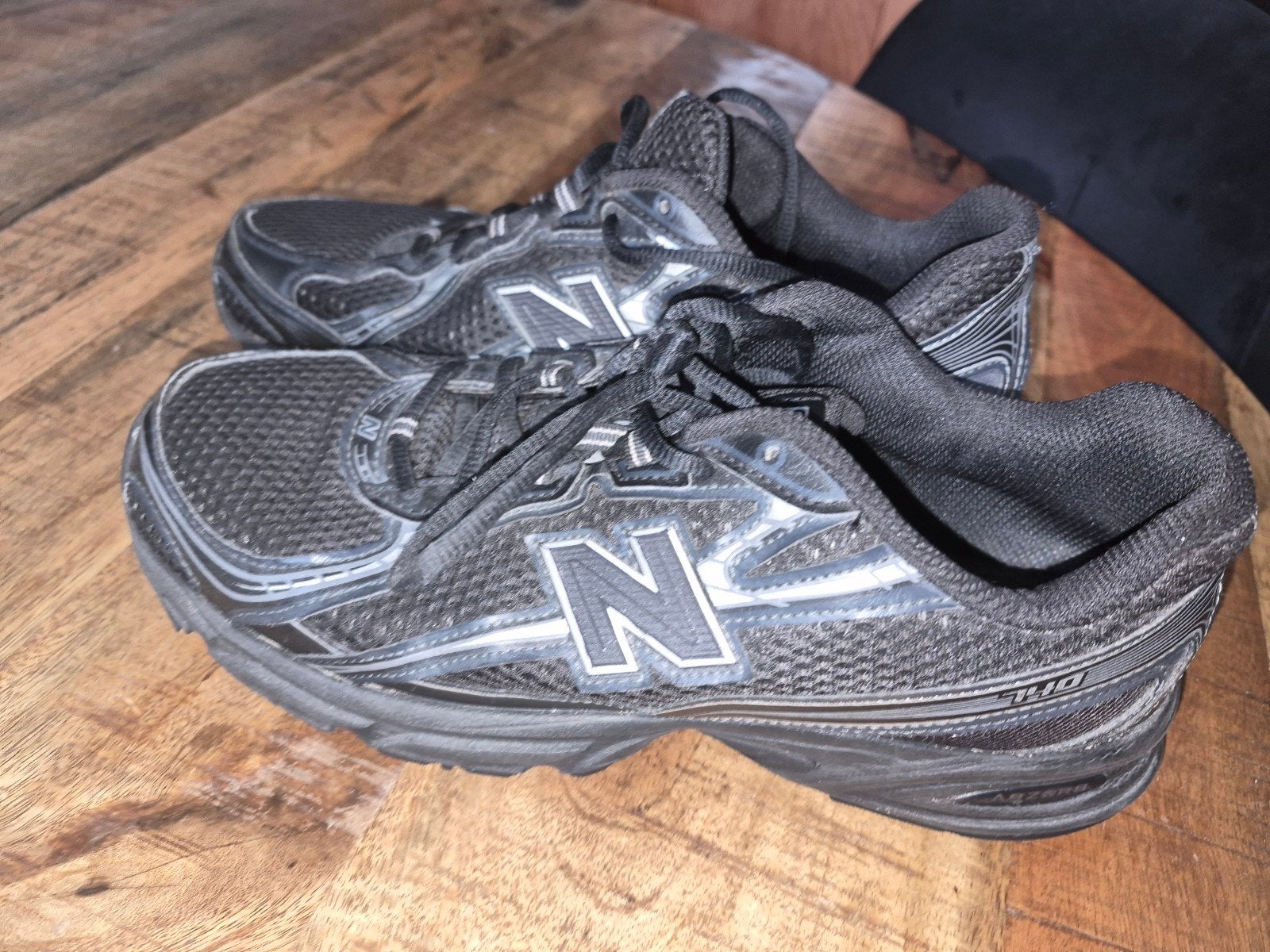 New balance  740 - Zwart - Maat 42, Ophalen of Verzenden, New Balance