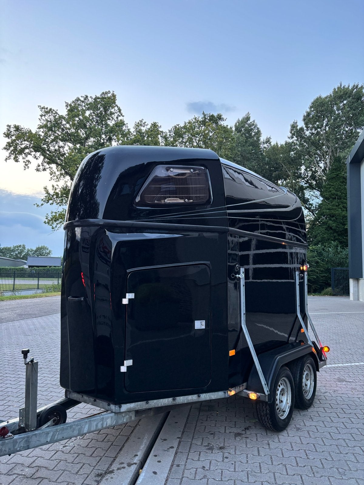 Hotra 2- paardstrailer, Ophalen, Gebruikt
