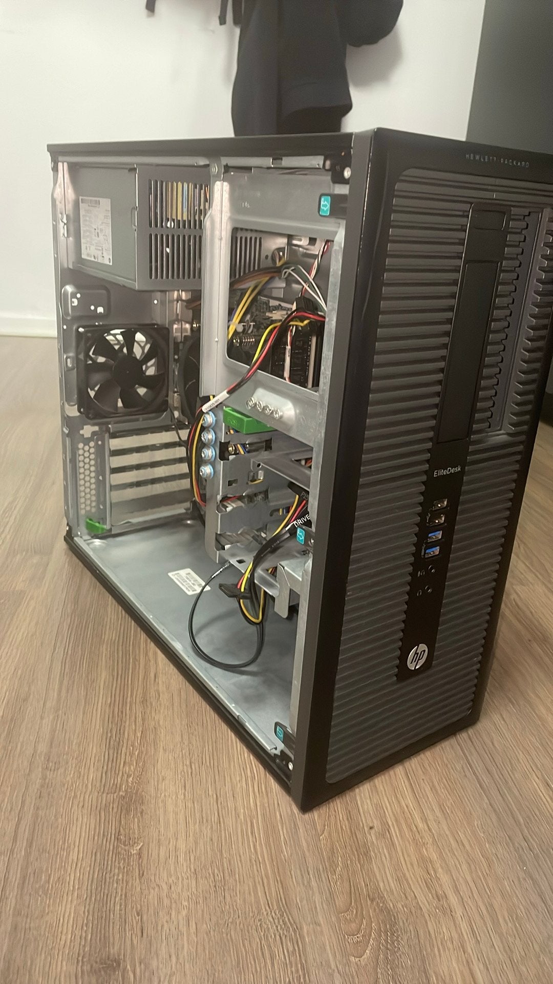 Hp elitedesk 800 g1, Ophalen of Verzenden, Zo goed als nieuw, SSD, Met videokaart