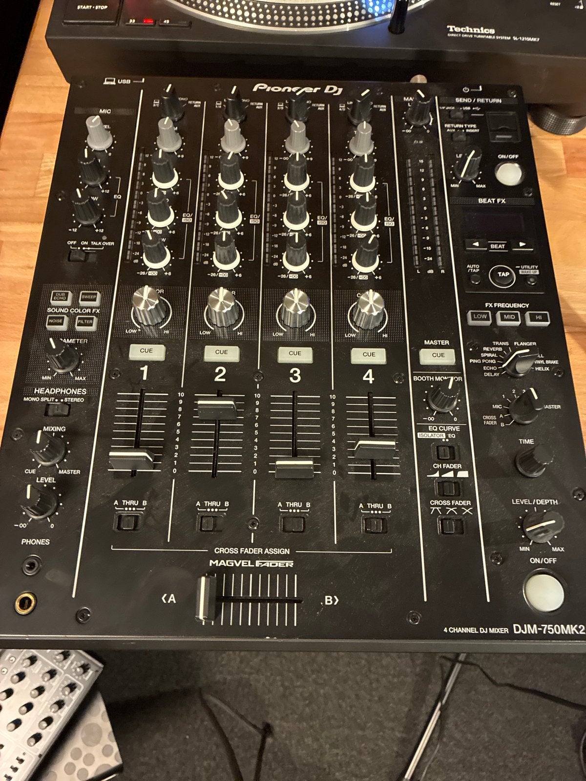 Pioneer DJM-750MK2 4-kanaals DJ Mixer, Muziek en Instrumenten, Dj-sets en Draaitafels, Ophalen, Zo goed als nieuw, Dj-set, Pioneer