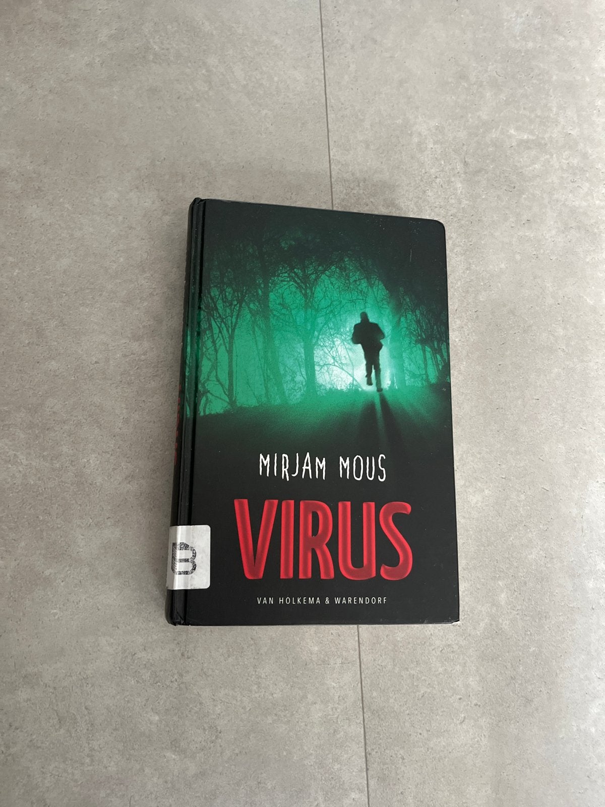 Mirjam Mous - Virus (Thriller), Ophalen of Verzenden, Gelezen, Nederland