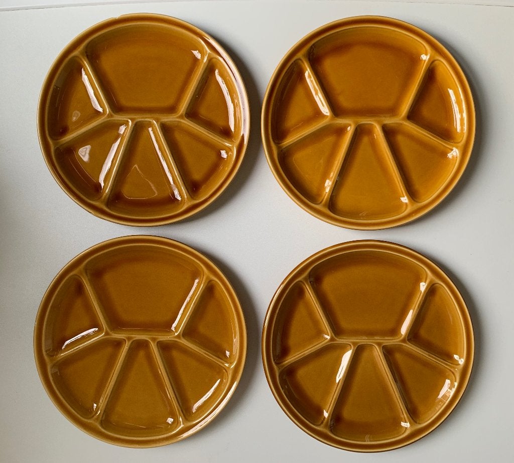 Gien 4 bruine Fondueborden retro / vintage    € 8.50,-, Overige merken, Ophalen of Verzenden, Zo goed als nieuw, Bord(en)