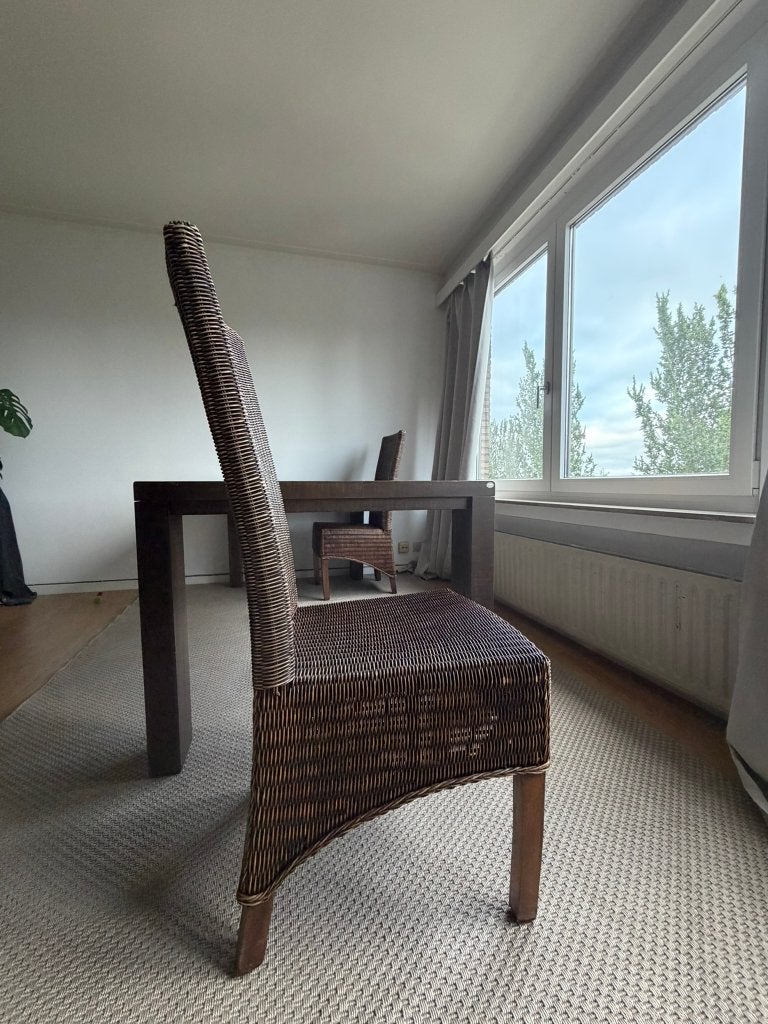 Bruine rotan eetkamerstoel met hoge rugleuning, Huis en Inrichting, Stoelen, Ophalen, Gebruikt, Bruin, Stof
