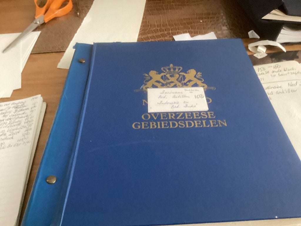 Opruiming kavel 102 Davo 98 zegels Ned. Antillen 229 zegels, Postzegels en Munten, Postzegels | Volle albums en Verzamelingen