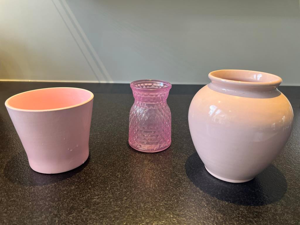 Set van 3 roze vazen/potten - diverse materialen, Ophalen, Overige materialen, Gebruikt, Overige kleuren