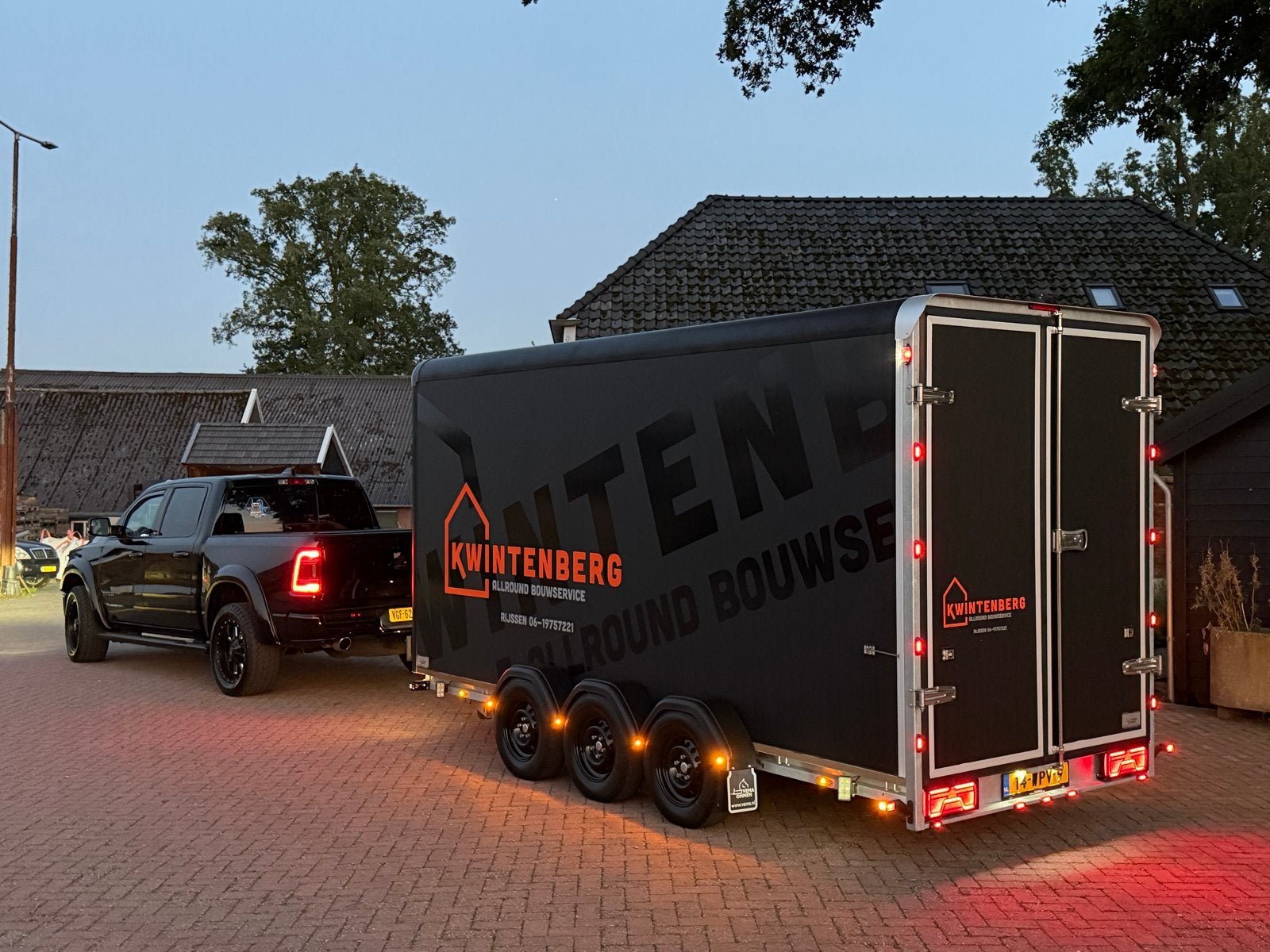 Professionele gesloten aanhangwagen, Ophalen, Zo goed als nieuw