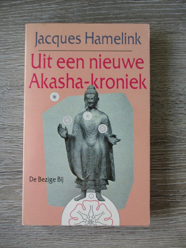 Uit een nieuwe Akasha-kroniek - Jacques Hamelink, Ophalen of Verzenden, Gelezen, Overige onderwerpen, Achtergrond en Informatie