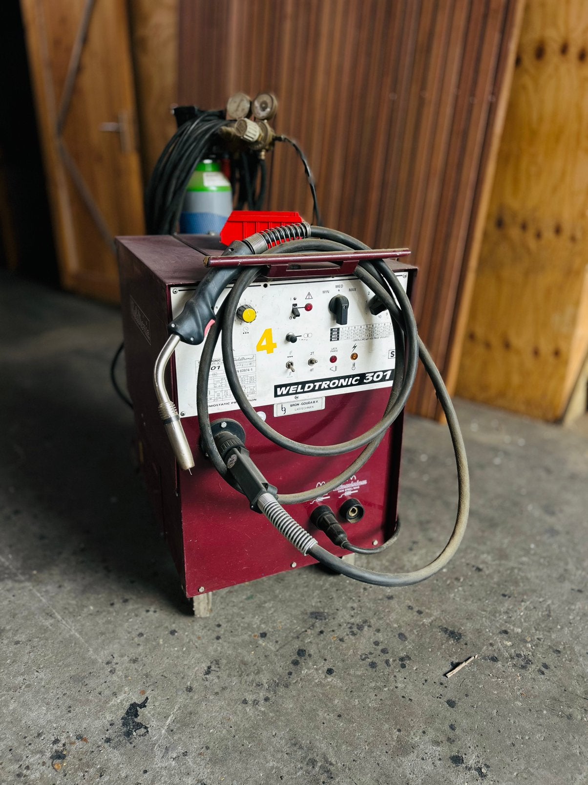 Weldtronic 301, Ophalen, Gebruikt, 250 ampère of meer, Co2