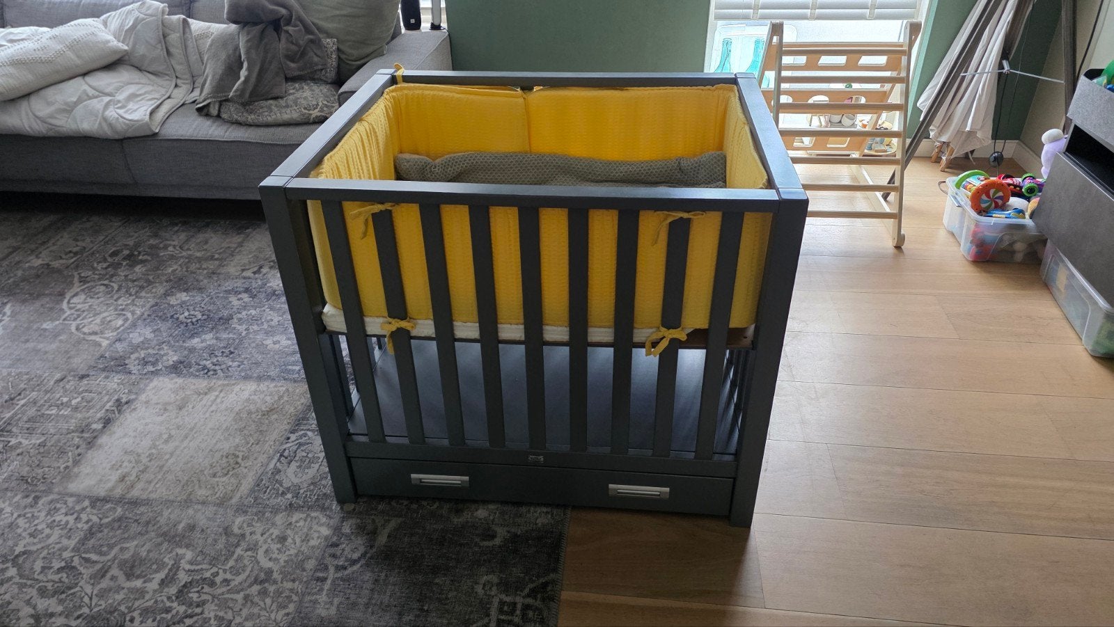 Babybox met lade - Grijs, Ophalen, Zo goed als nieuw, Minder dan 140 cm, Matras