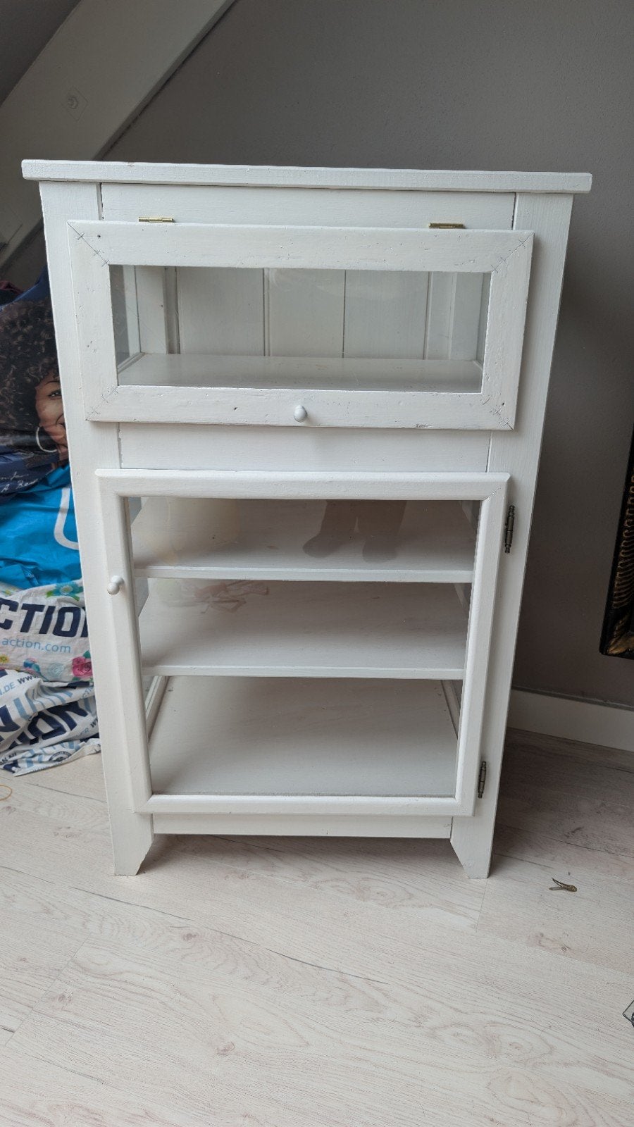 Mooi wit kastje met glazen deurtjes, Huis en Inrichting, Ophalen, Gebruikt