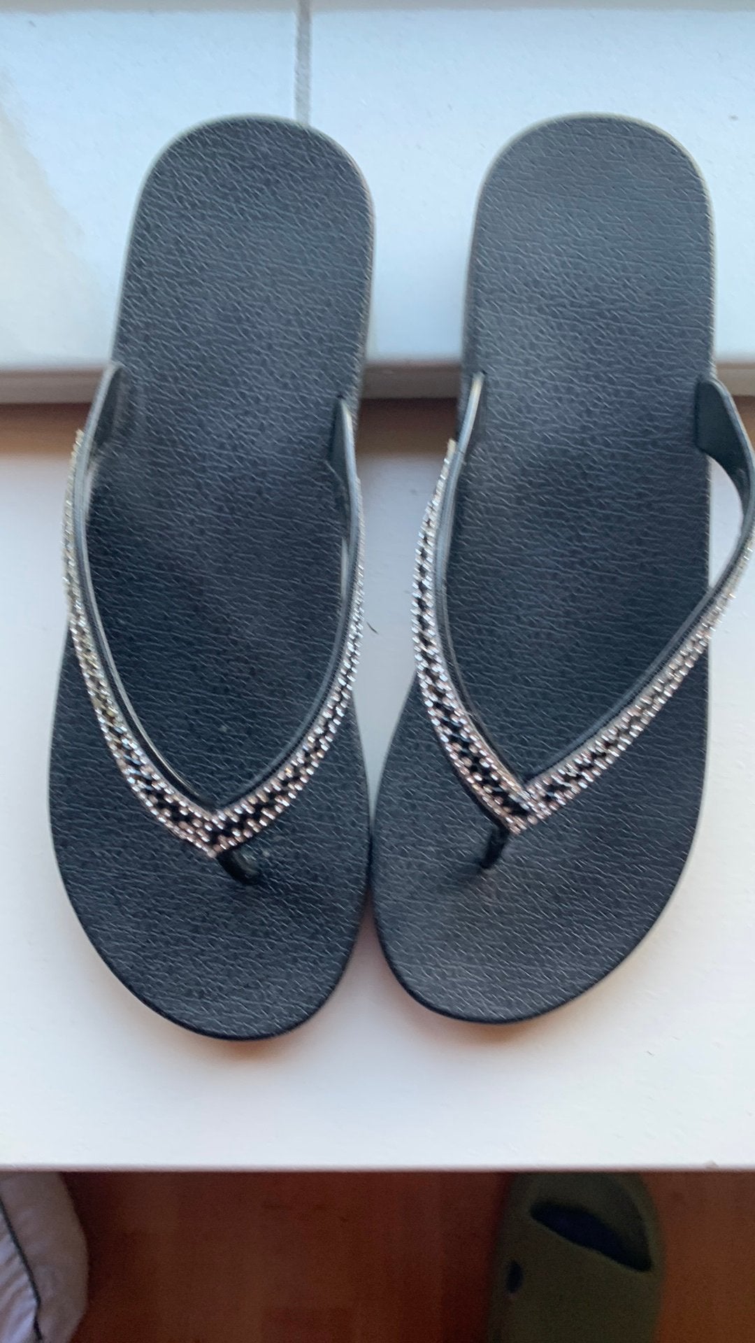 Nieuwe dames teen slippers maat 40/41, Ophalen of Verzenden, Nieuw, Zwart