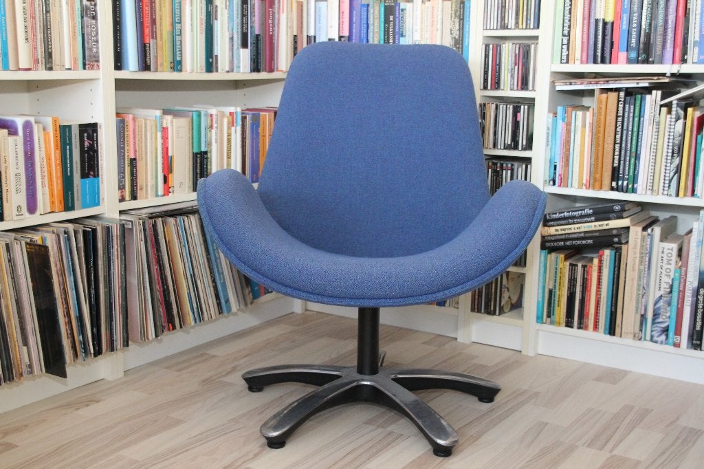 Design fauteuil, Huis en Inrichting, Fauteuils, Ophalen, 75 tot 100 cm, Zo goed als nieuw, Stof