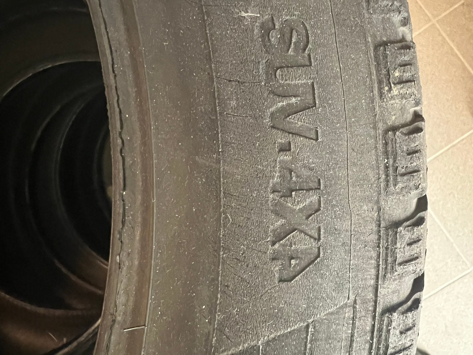 4x Goodyear EfficientGrip SUV-4X4 235/55 R19 105V (2016), Auto-onderdelen, Banden en Velgen, Gebruikt, 235 mm, Band(en), Terreinwagen