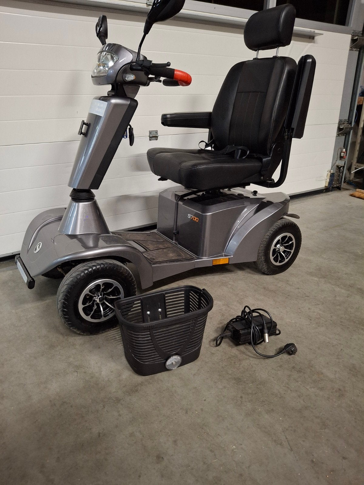 nette 4 wiel scootmobiel Sunrise grijs, Ophalen, 46 km of meer, Pride, 16 km/u of meer