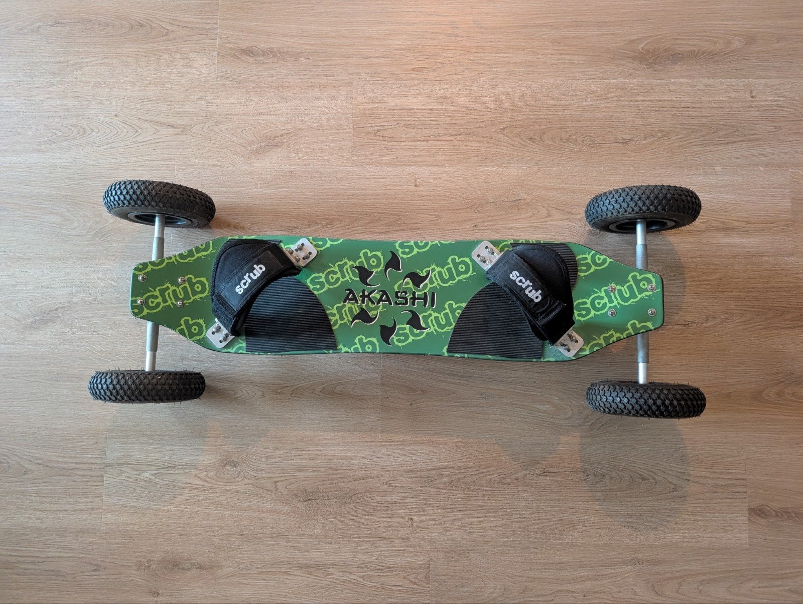 Scrub Akashi Mountainboard - Landboard, Ophalen, Zo goed als nieuw, Overige typen