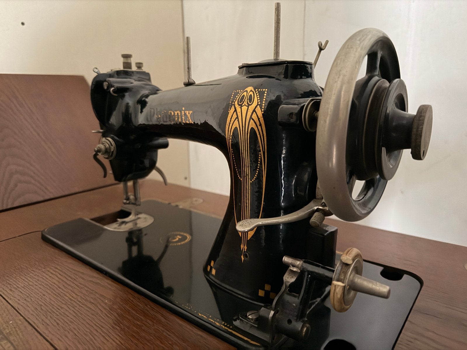 Antieke Phoenix naaimachine met houten onderstel, Ophalen of Verzenden