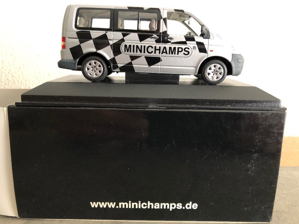 Mdl.005 VW T5 Bus "Minichamps" gelimiteerd 1008 pcs, Hobby en Vrije tijd, Modelauto's | 1:43, Ophalen of Verzenden, Nieuw, Auto