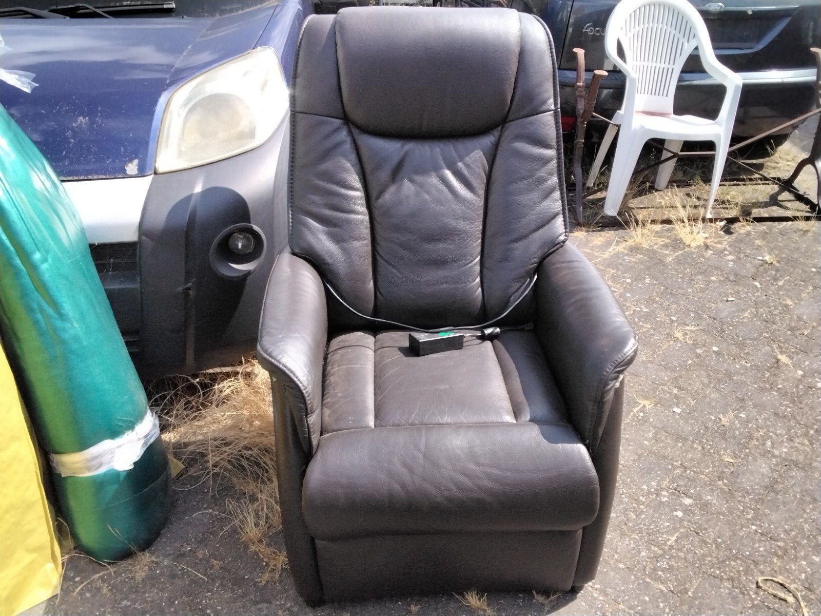 Elektrische relaxfauteuil  grijs leer., Huis en Inrichting, Fauteuils, Ophalen of Verzenden, 75 tot 100 cm, Leer, 50 tot 75 cm
