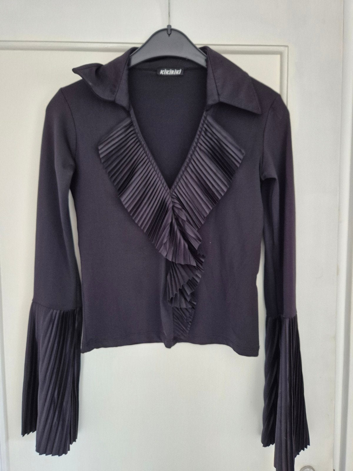 Zwarte top met plissé details maat S merk kikiriki. Top is m, Zwart, Kikiriki, Ophalen of Verzenden, Zo goed als nieuw