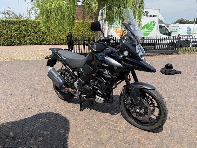 Suzuki V-Strom DL1000 Zwart (ZGAN LAGE KM STAND ), 2 cilinders, Occasion, Motorrijbewijs A, Particulier