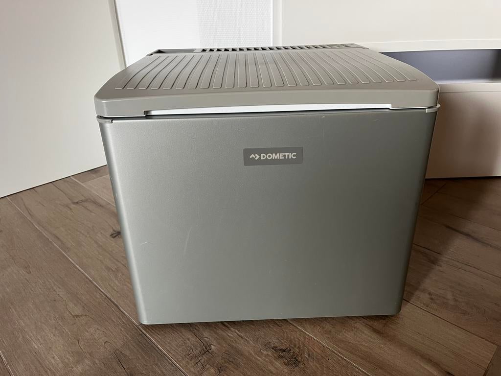 Dometic Koelbox 12/230 V / gas, Caravans en Kamperen, Koelboxen, Ophalen, Zo goed als nieuw, Koelbox, Elektrisch