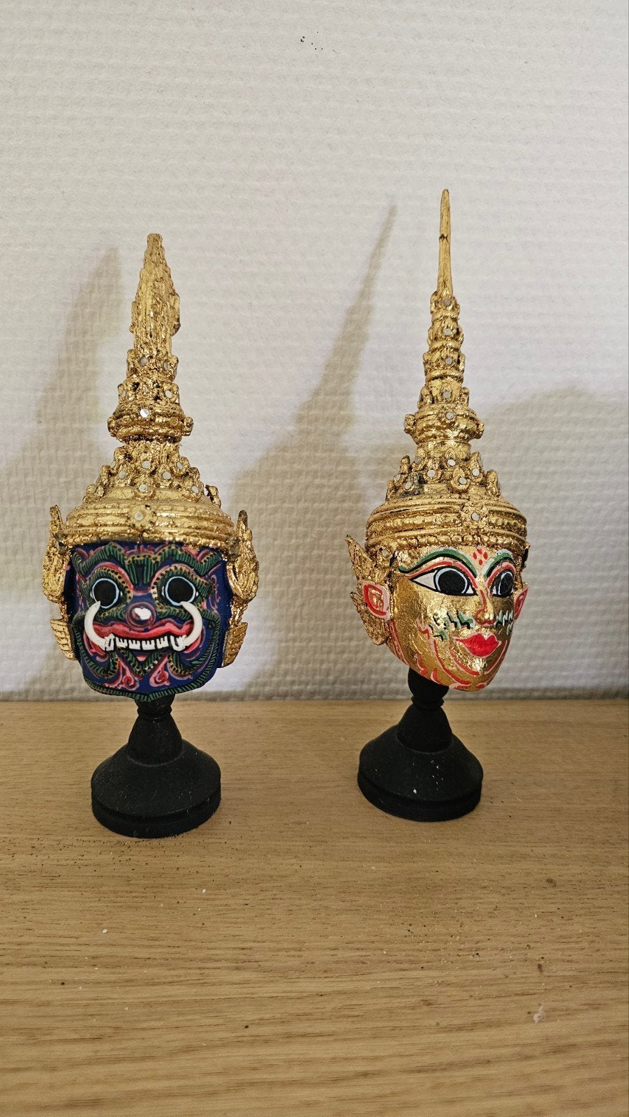 Thaise poppetjes, Ophalen