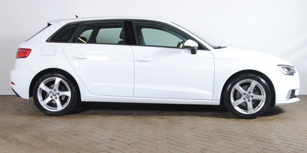 Audi A3 Sportback 30 TFSI Sp. L. Ed. | Cruise | Navi | Bluet, Gebruikt, Euro 6, Automatische klimaatregeling, 1165 kg