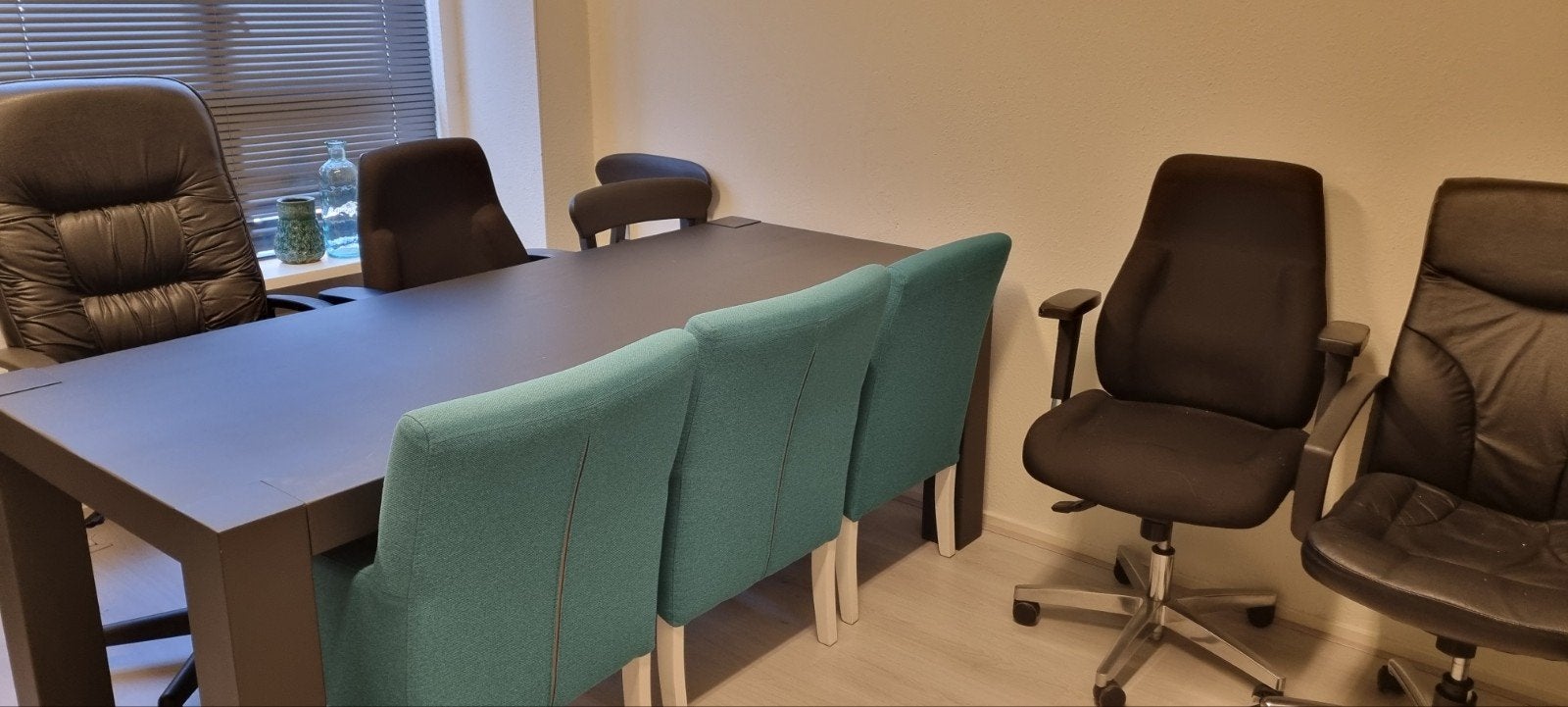 Diverse stoelen te koop - perfect voor kantoor of thuis