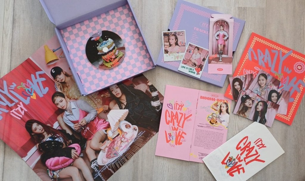 ITZY - Loco Album, Ophalen of Verzenden, Zo goed als nieuw, K-pop, Album