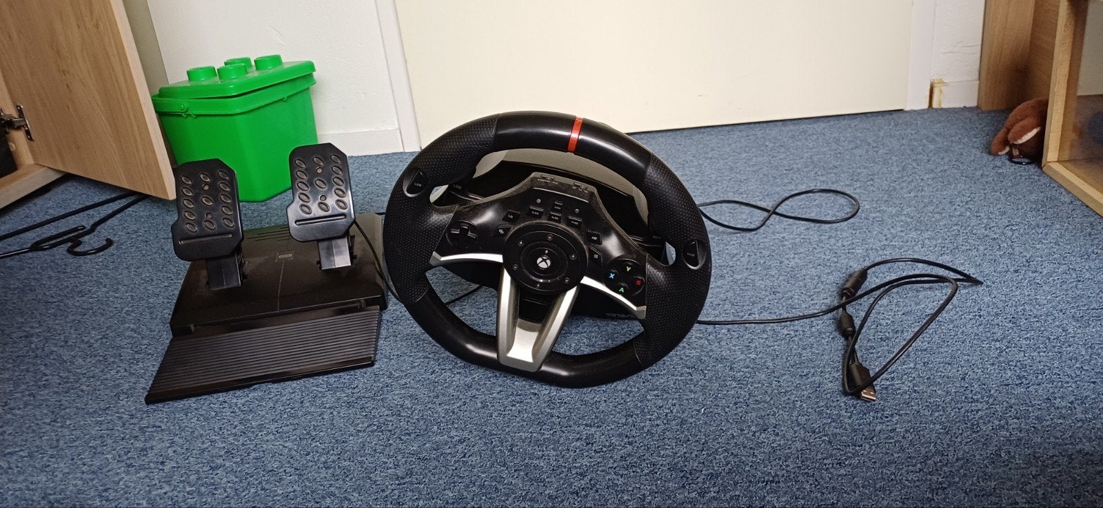 Mooi Xbox stuur met pedalen - maar een paar keer gebruikt, Spelcomputers en Games, Ophalen