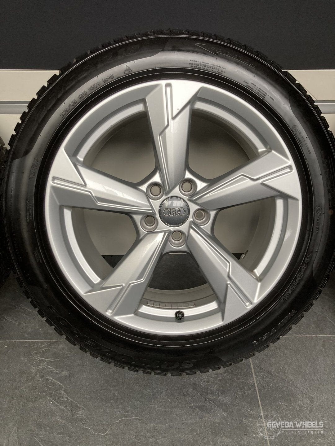 18” originele Audi A6 C8 velgen + Pirelli winterbanden 5x112, Auto-onderdelen, 18 inch, Gebruikt, -, -
