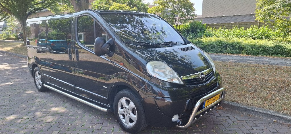 Opel Vivaro 2.5 Cdti Rolstoelbus, 145 pk, Stof, 4 cilinders, Zwart
