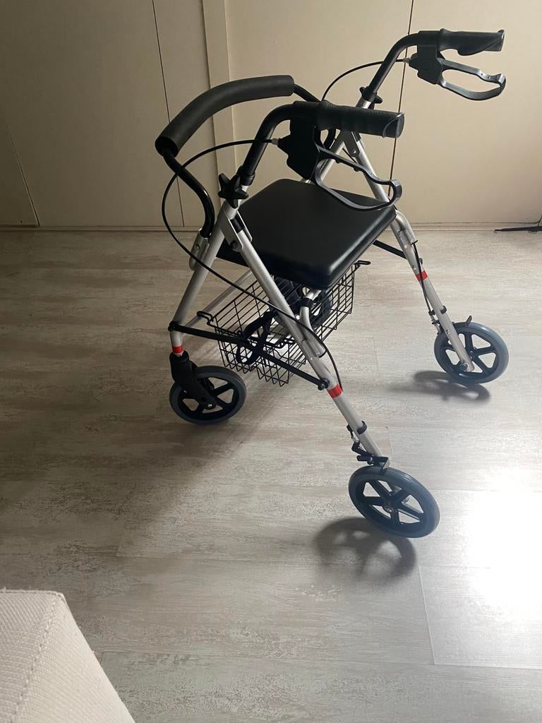 Bijna nieuwe rollator, Diversen, Rollators, Ophalen, Zo goed als nieuw