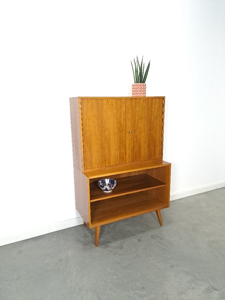A.M.T. fineer kast met open vakken, 150 tot 200 cm, 25 tot 50 cm, Gebruikt, Met deur(en)
