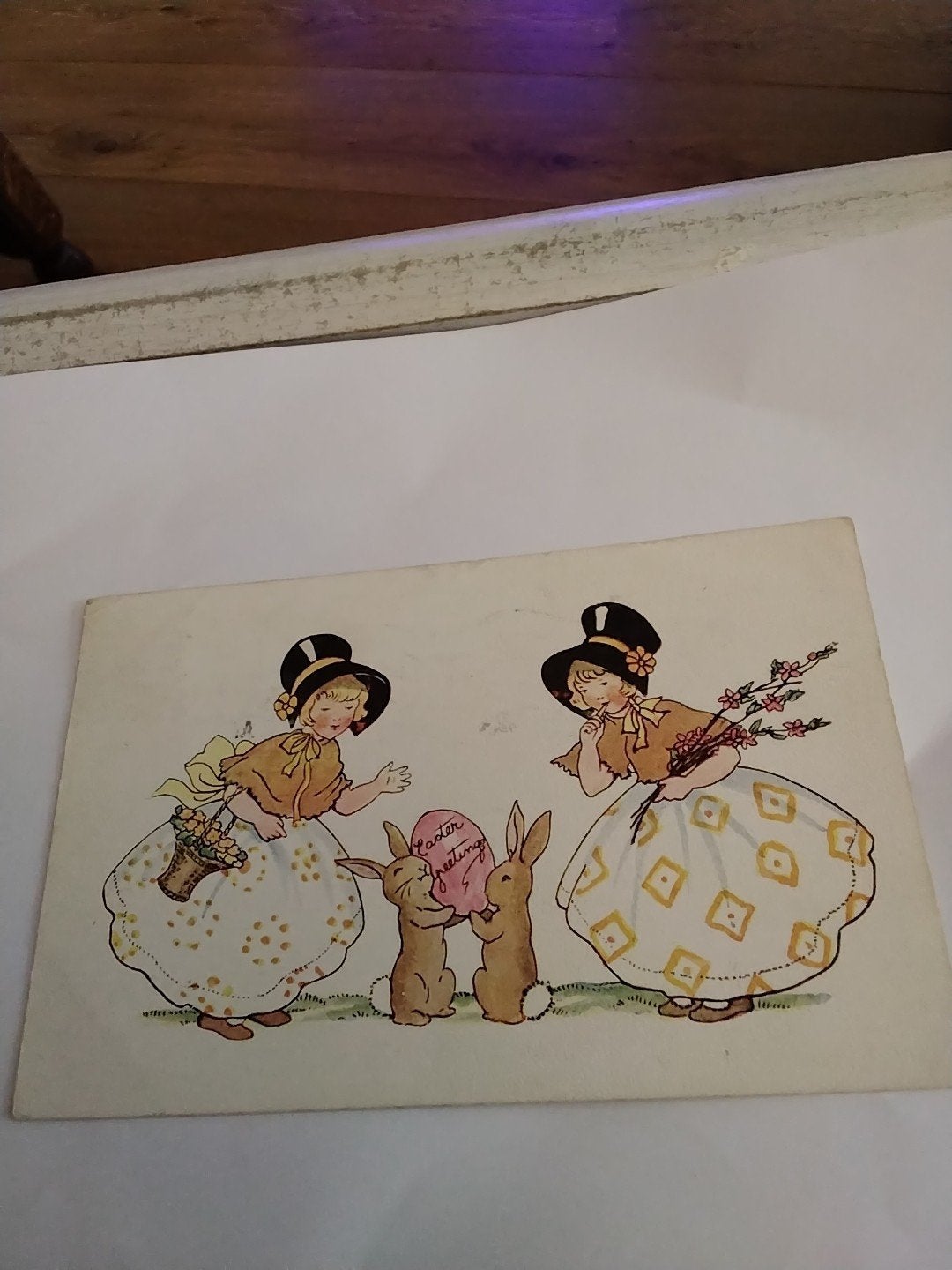 Paaskaart met Meisjes en Konijntjes - 'Easter Greetings, Ophalen of Verzenden, Voor 1920, Gelopen, Feest(dag)