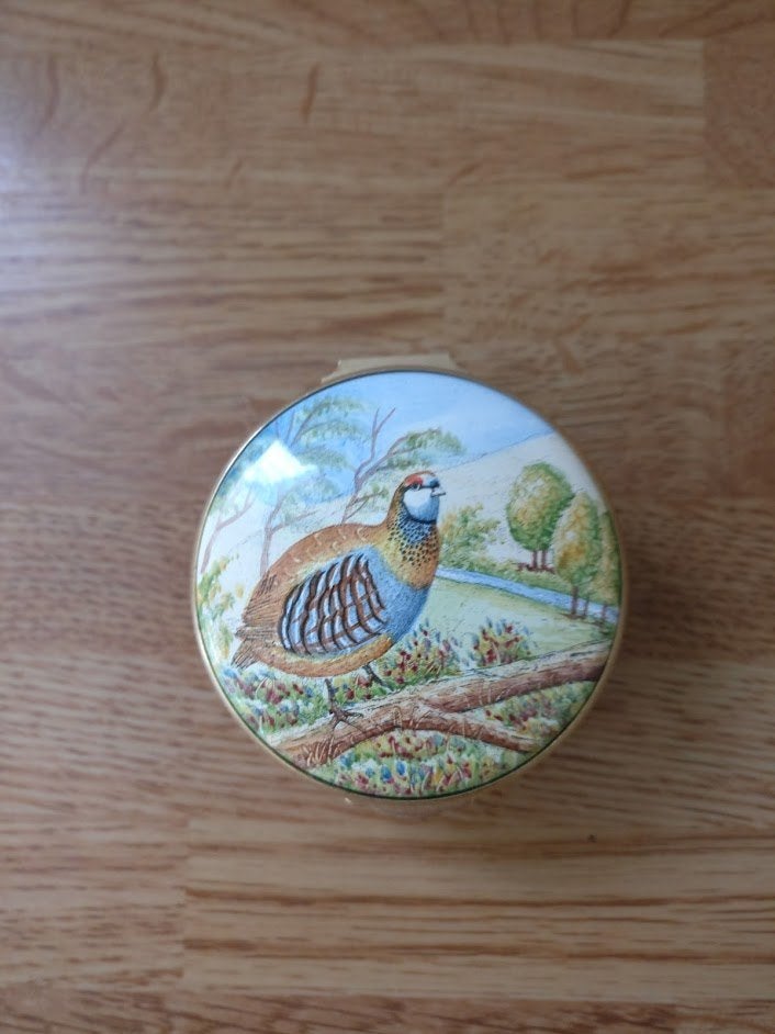 WEDGWOOD - Pillendoosje Afbeelding "Patrijs", Verzamelen, Ophalen of Verzenden, Vogel, Overige typen