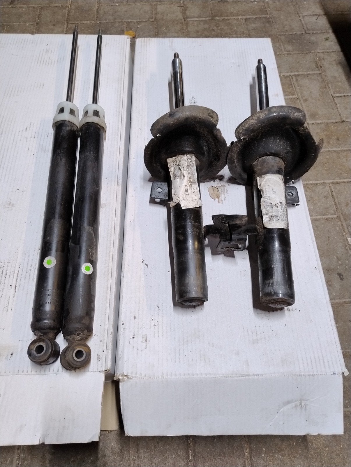 Volvo V40 schokdempers voor en achter - Gebruikt, Ophalen, Gebruikt, Volvo