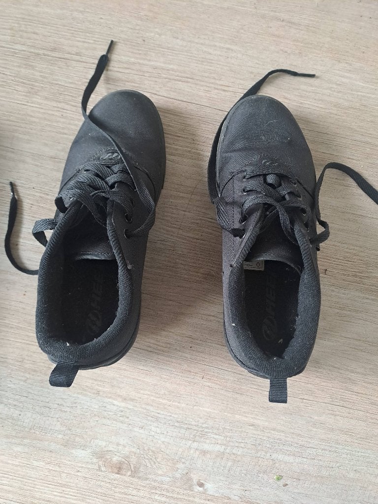 Heelys schoenen met wieltjes, Kinderen en Baby's, Speelgoed | Buiten | Rolschaatsen, Ophalen of Verzenden, Zo goed als nieuw, Dames